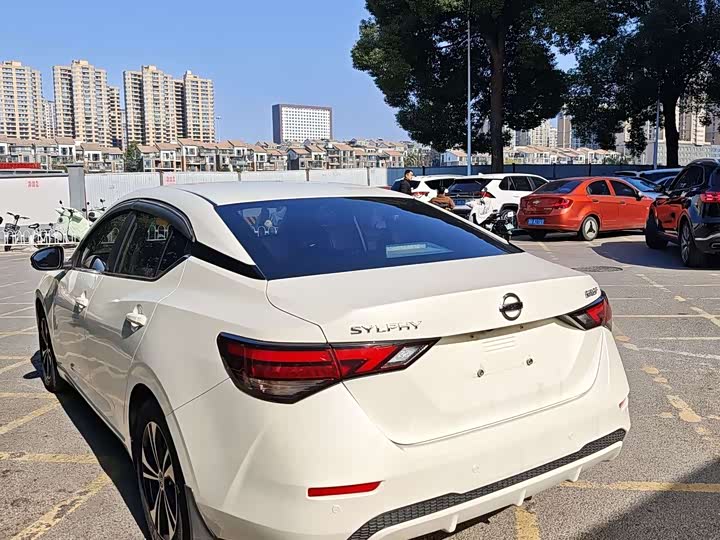 Фото 7 - Nissan Sylphy