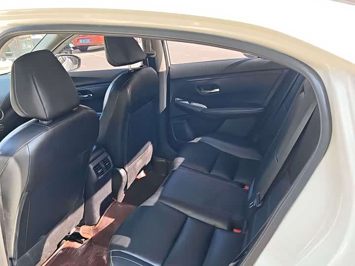 Фото 9 - Nissan Sylphy