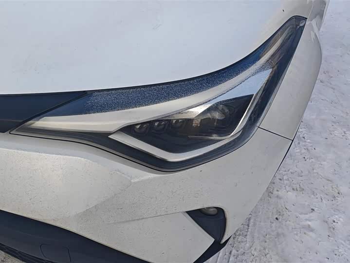 Фото 5 - Toyota C-HR