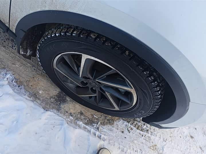 Фото 6 - Toyota C-HR