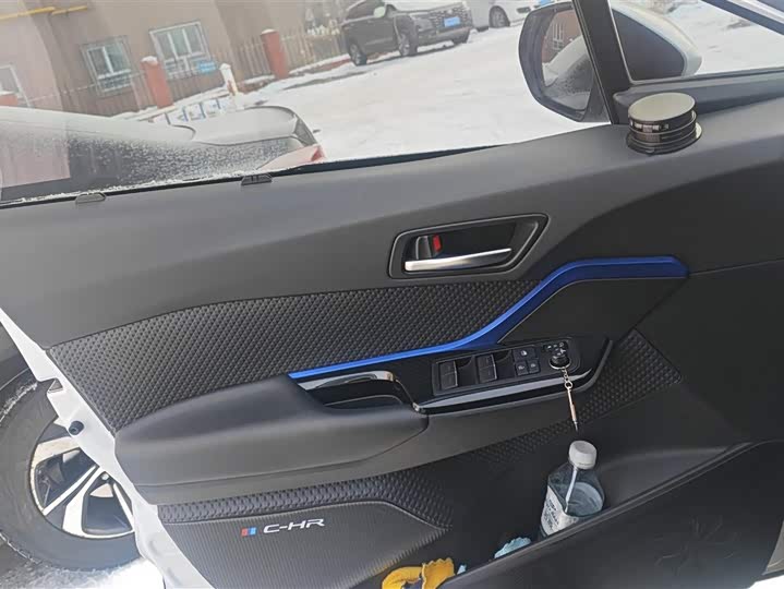 Фото 7 - Toyota C-HR