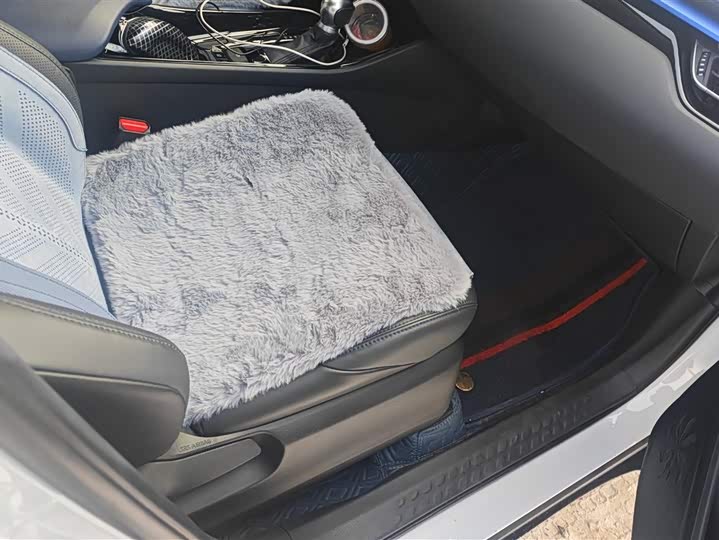 Фото 8 - Toyota C-HR