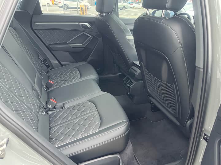 Фото 7 - Audi Q3