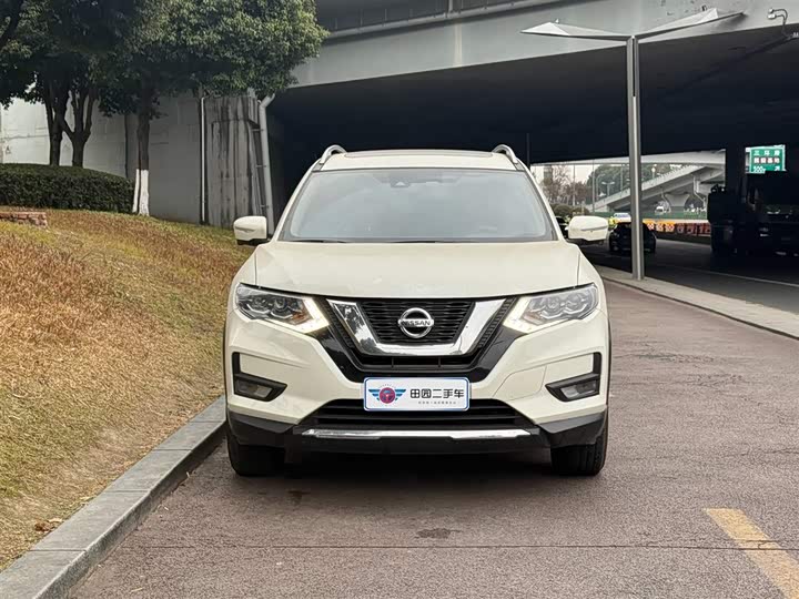 Фото 2 - Nissan X-Trail