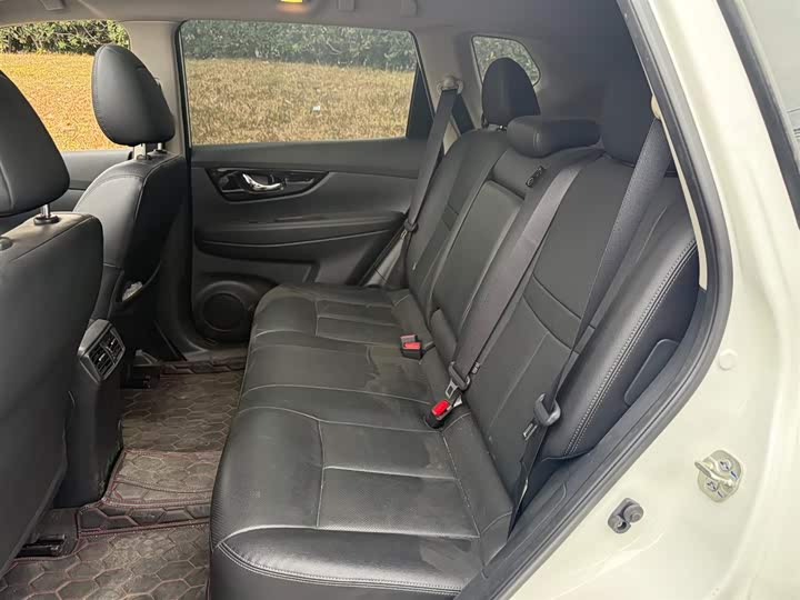 Фото 9 - Nissan X-Trail