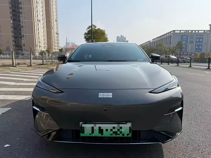 Фото 2 - Geely Galaxy E8