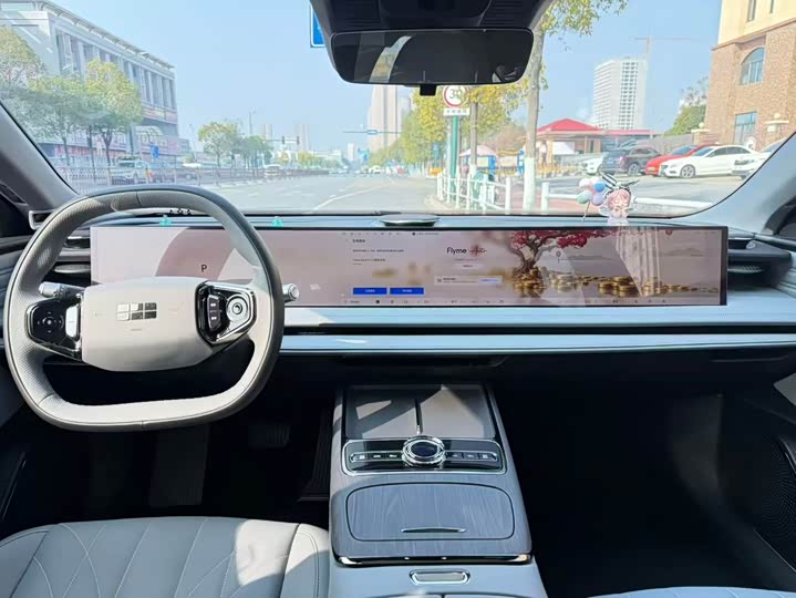 Фото 7 - Geely Galaxy E8