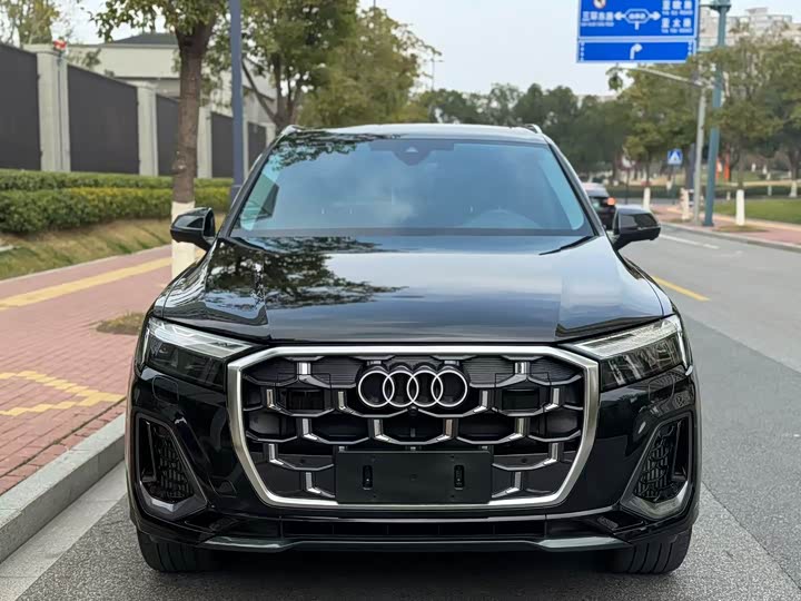 Фото 2 - Audi Q7