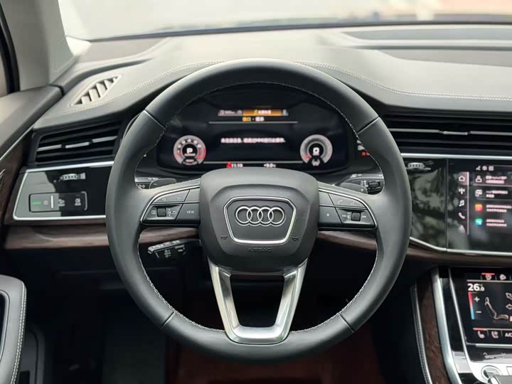Фото 3 - Audi Q7
