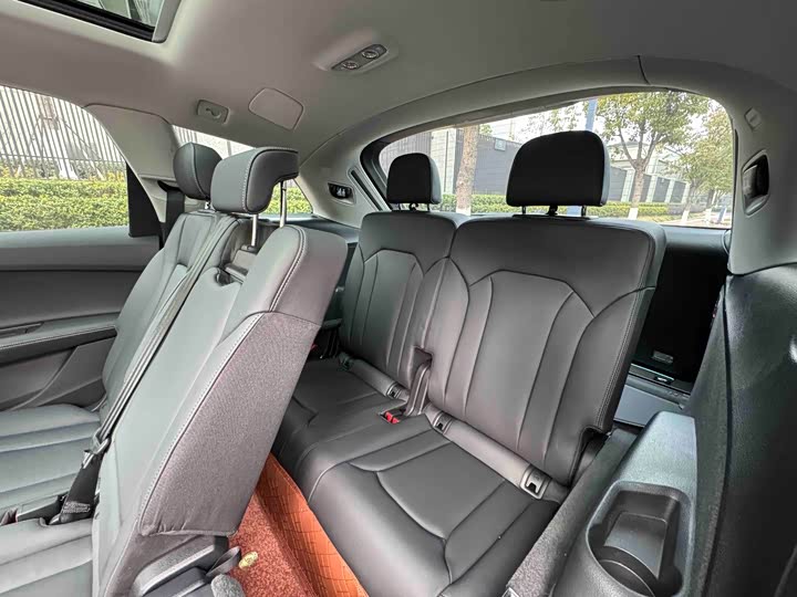 Фото 6 - Audi Q7