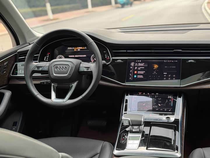 Фото 7 - Audi Q7