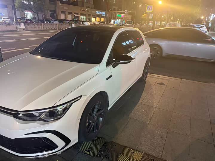 Фото 2 - Volkswagen Golf