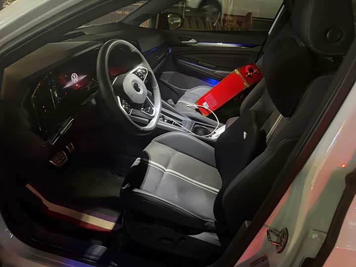 Фото 3 - Volkswagen Golf