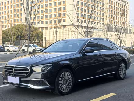 Фото 1 - Mercedes-Benz E-Class