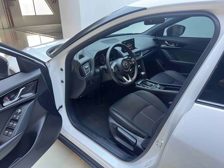 Фото 9 - Mazda CX-4