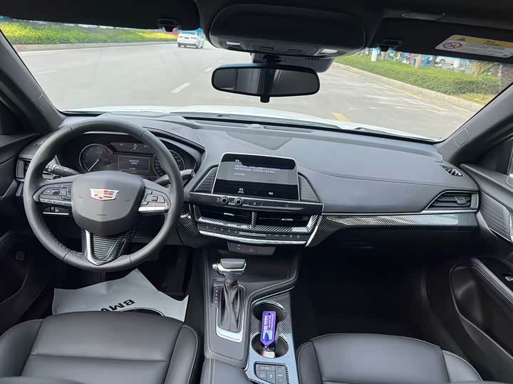 Фото 9 - Cadillac CT4