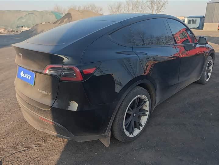 Фото 3 - Tesla Model Y