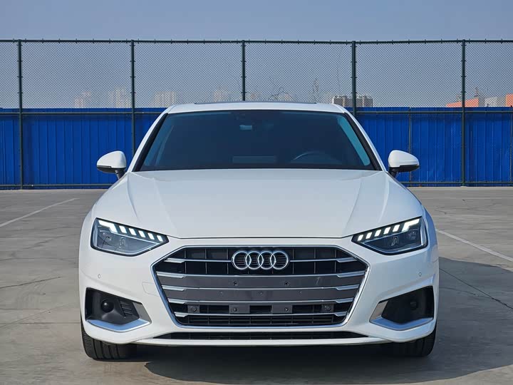 Фото 2 - Audi A4L