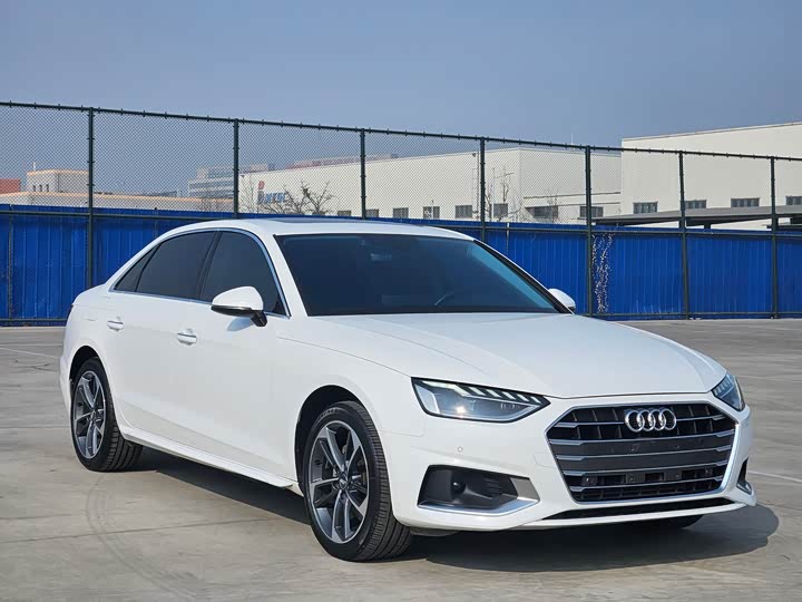 Фото 3 - Audi A4L