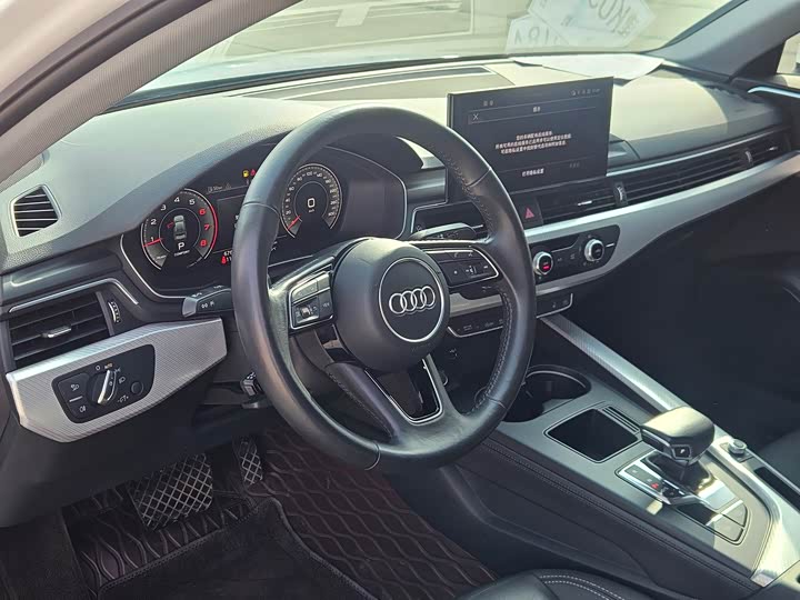 Фото 7 - Audi A4L