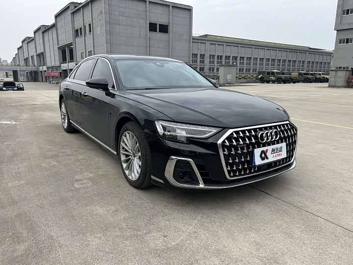 Фото 3 - Audi A8