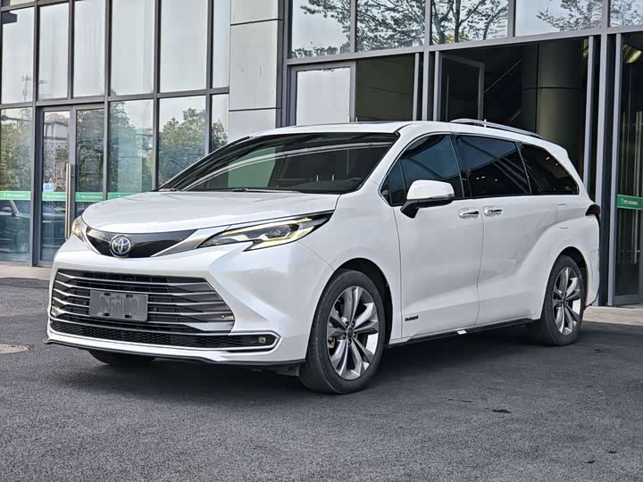 Фото 1 - Toyota Sienna