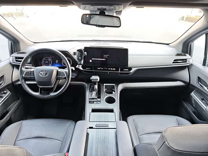 Фото 5 - Toyota Sienna