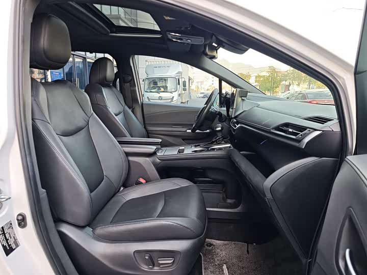 Фото 7 - Toyota Sienna