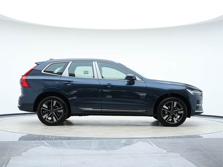 Фото 4 - Volvo XC60
