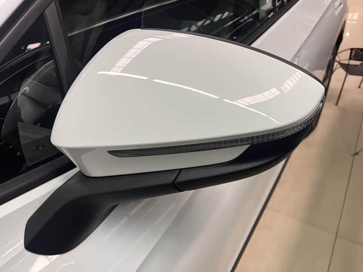 Photo 6 - Volkswagen ID.4 Crozz