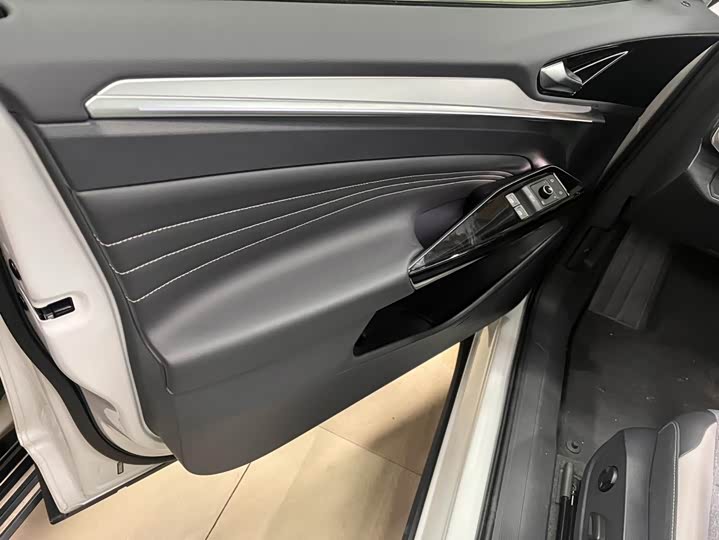 Photo 8 - Volkswagen ID.4 Crozz