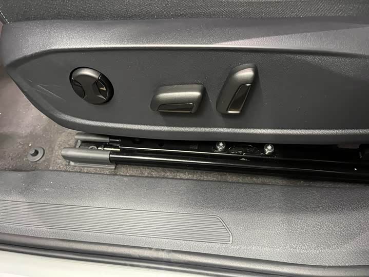 Photo 9 - Volkswagen ID.4 Crozz