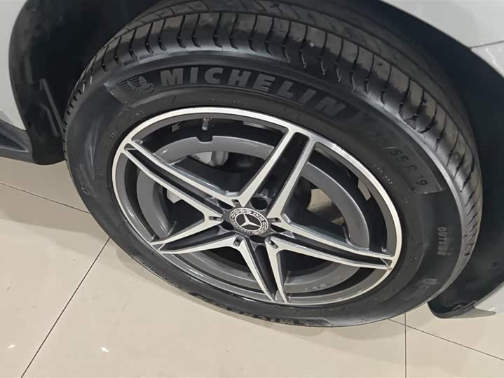 Фото 6 - Mercedes-Benz EQC