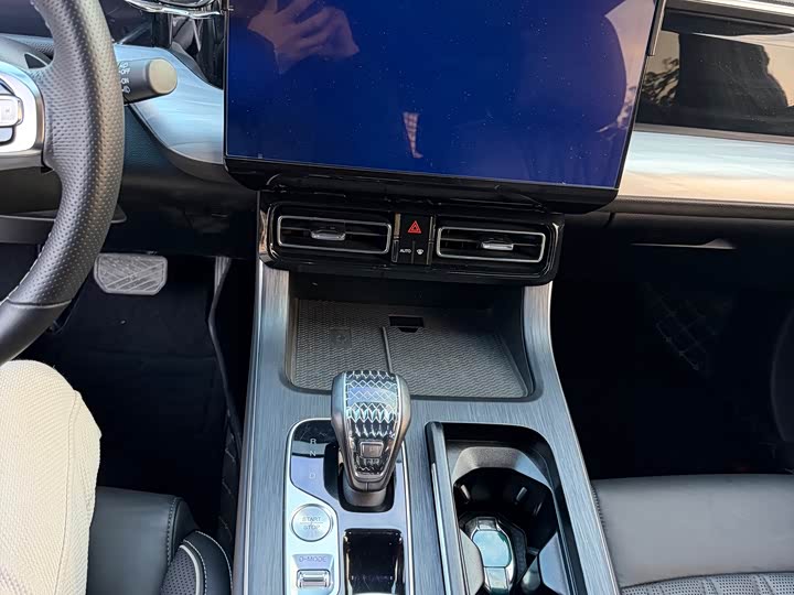 Фото 7 - GAC Trumpchi GS8