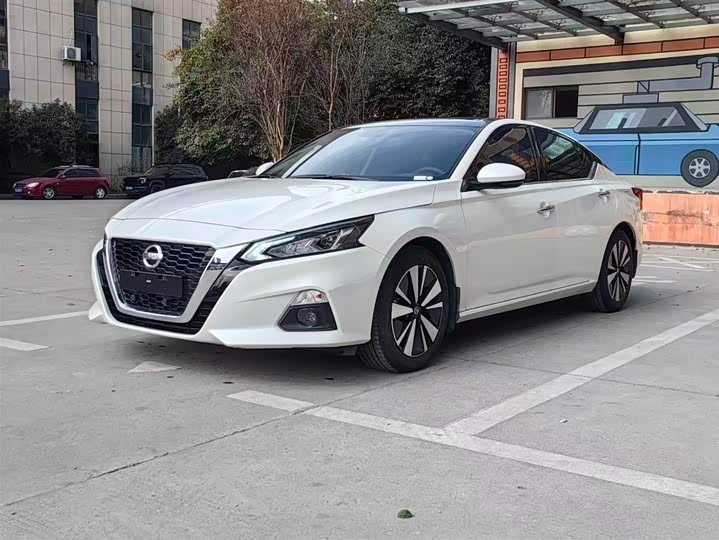 Фото 1 - Nissan Teana