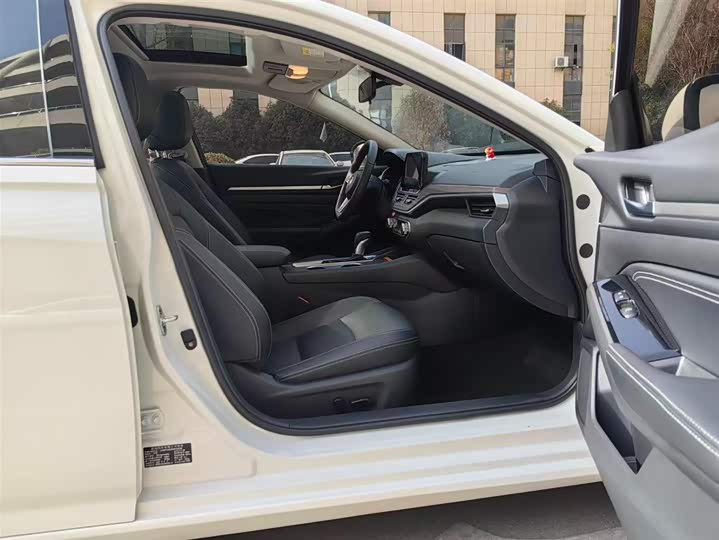 Фото 7 - Nissan Teana