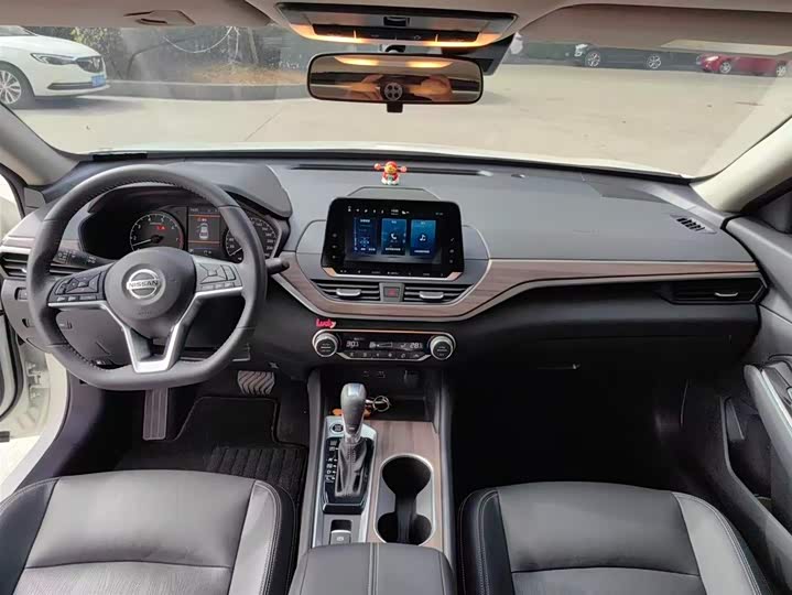 Фото 9 - Nissan Teana