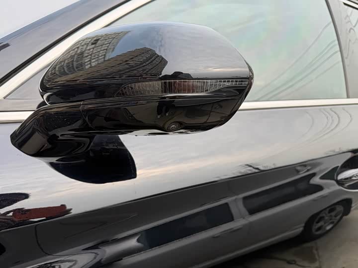 Фото 4 - Hongqi HS5