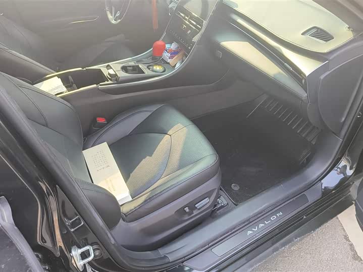 Фото 8 - Toyota Avalon