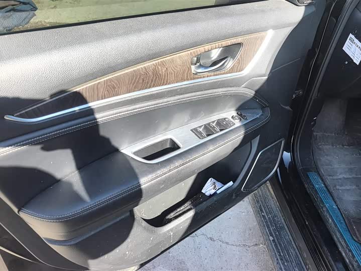 Фото 7 - Honda Avancier