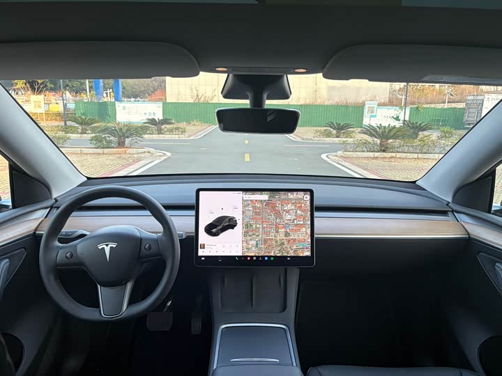 Photo 6 - Tesla Model Y