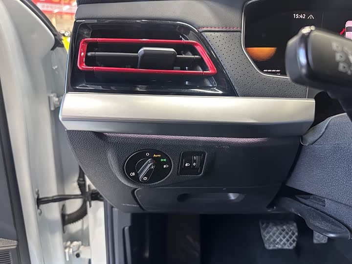 Фото 8 - Volkswagen Lavida