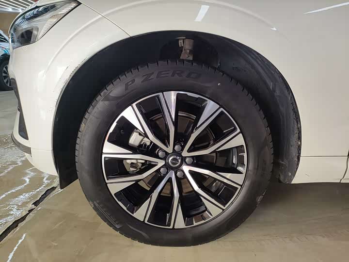 Фото 5 - Volvo XC60