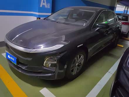 Фото 1 - Hongqi E-QM5