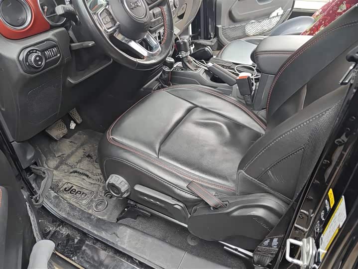 Фото 9 - Jeep Wrangler