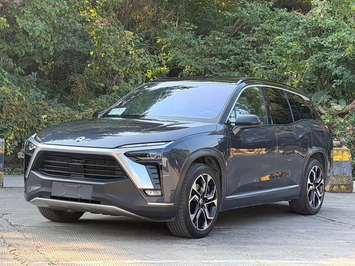 Фото 1 - Nio ES8