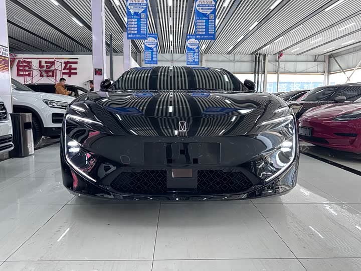 Фото 2 - Avatr 12