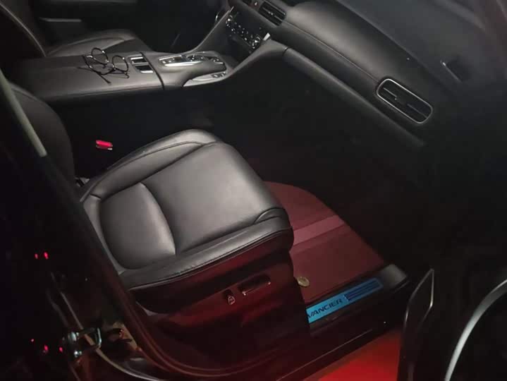 Фото 8 - Honda Avancier