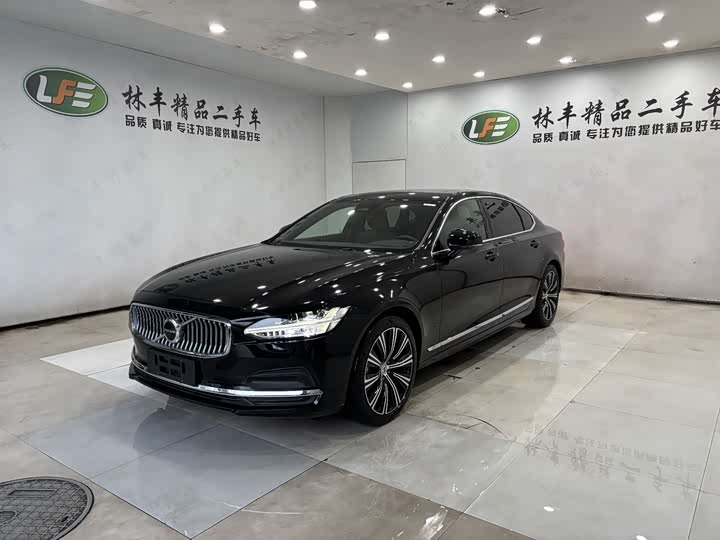 Фото 1 - Volvo S90