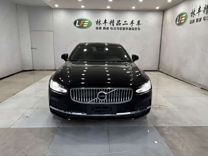 Фото 2 - Volvo S90